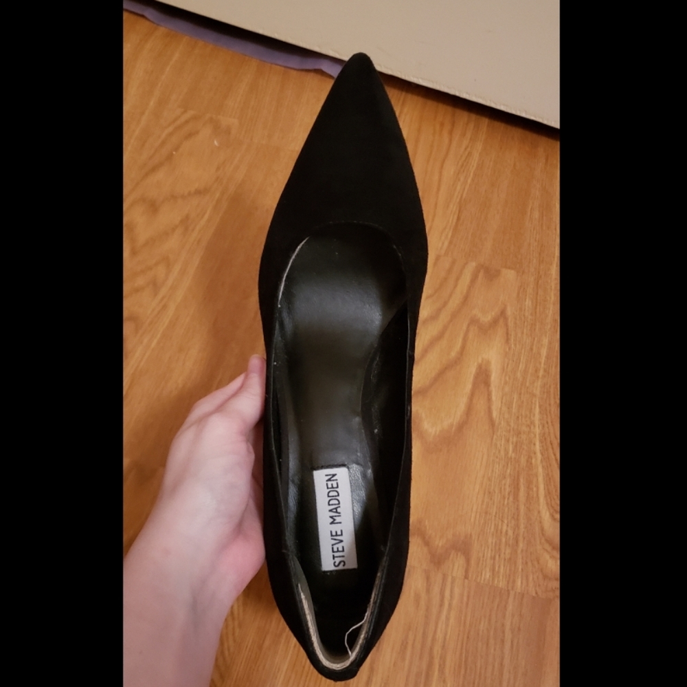 Steve Madden Black and Gold Pumps Size 9 - Picture 5 of 6